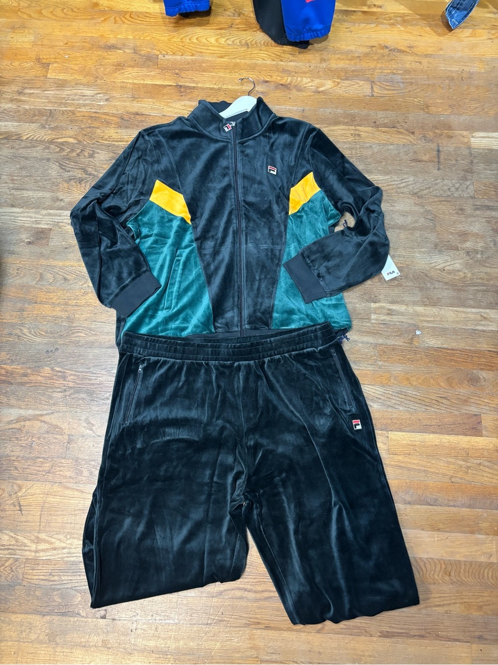 Vintage 90’s Dark Green Fila Velour Tracksuit With Original Tags Size 4XL
